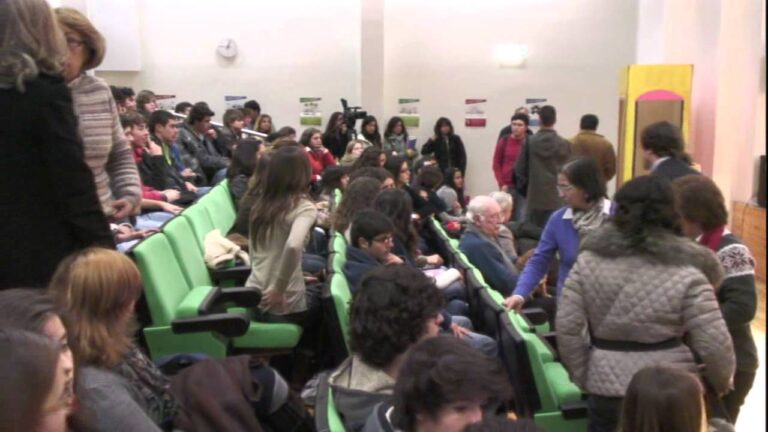 Escola Secund&aacute;ria Rainha Santa Isabel: Excel&ecirc;ncia Educativa em Estremoz