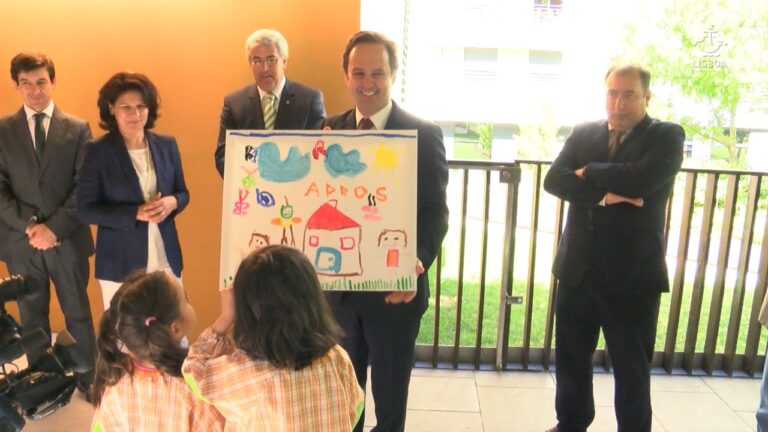 Aprovação e Impacto da Apros na Educação e Promoção Social