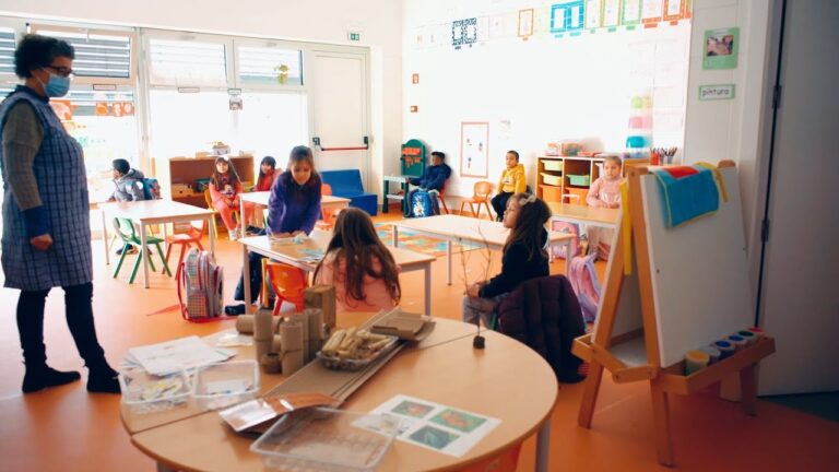 Transformação da Escola Básica de Vale Milhaços: Inovações e Impactos na Educação
