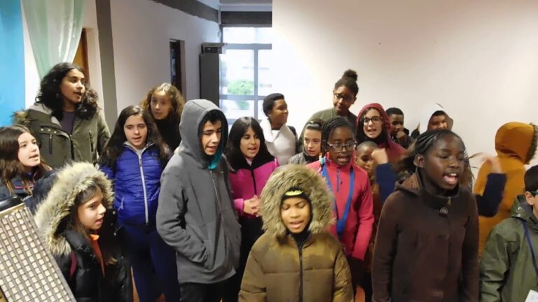 Escola B&aacute;sica 2 3 Monte de Caparica: Educa&ccedil;&atilde;o de Qualidade na Comunidade