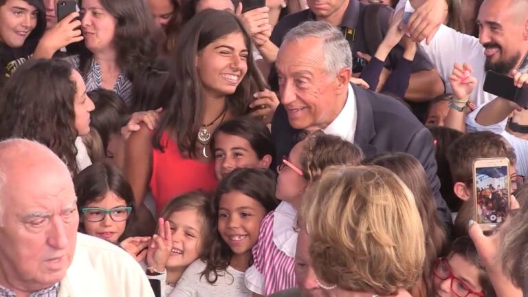 Transformando a Escola 31 de Janeiro: A Revolução da Parede Interativa